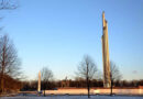 Rīgas dome uzdod demontēt padomju pieminekli Uzvaras parkā