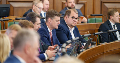Saeimas vēlēšanās partijām vairāk biedru un garākas priekšvēlēšanu programmas Saeimas vēlēšanās partijām vairāk biedru un garākas priekšvēlēšanu programmas