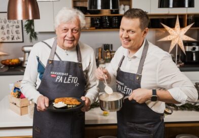 Anatolijs Kreipāns gatavo karbonādi ar kartupeļu biezeni un melno piparu mērci Anatolijs Kreipāns gatavo karbonādi ar kartupeļu biezeni un melno piparu mērci